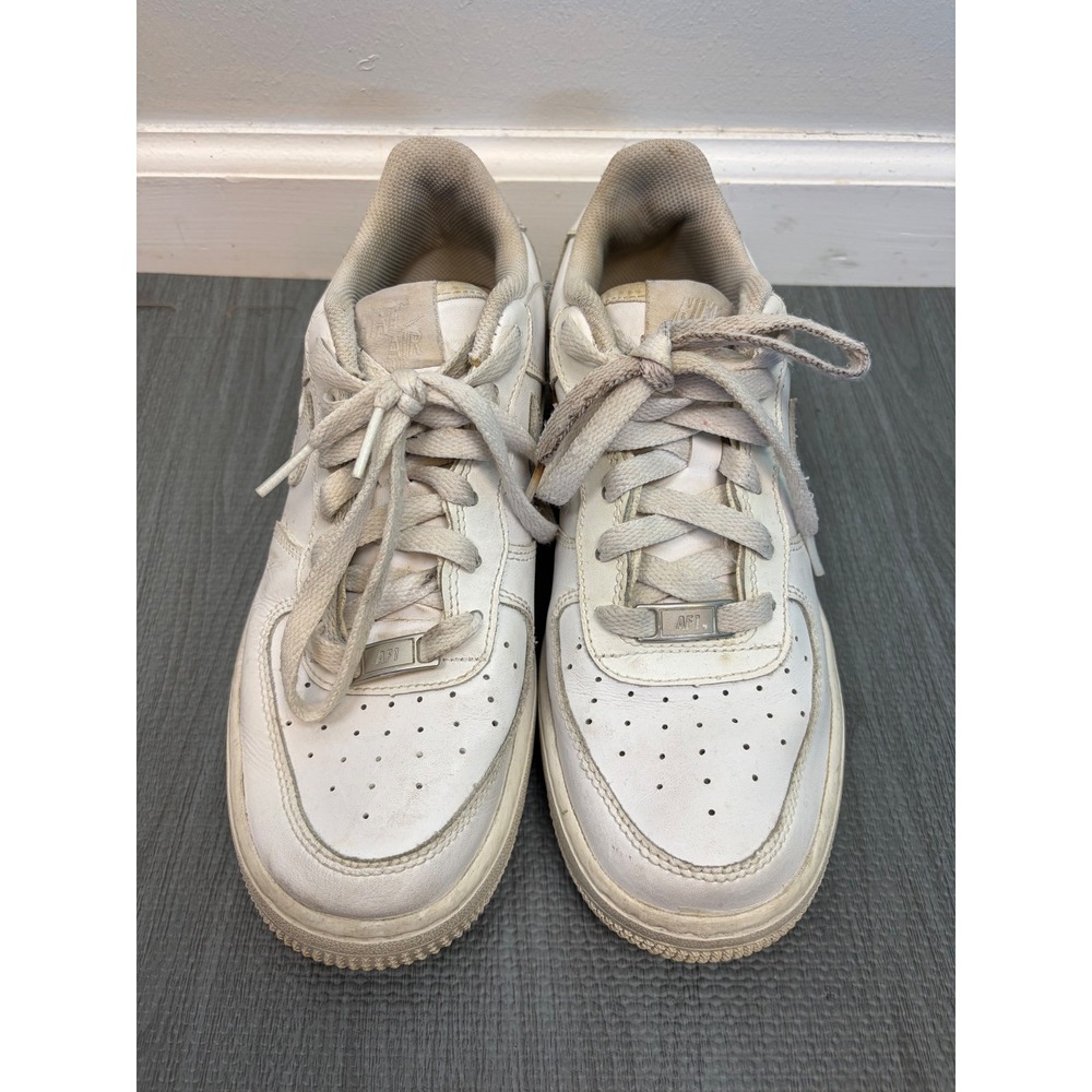 Nike Air Force 1 Sz 6.5Y Low Top Triple White Leather Sneakers AF1 Womens 8 - Picture 2 of 16